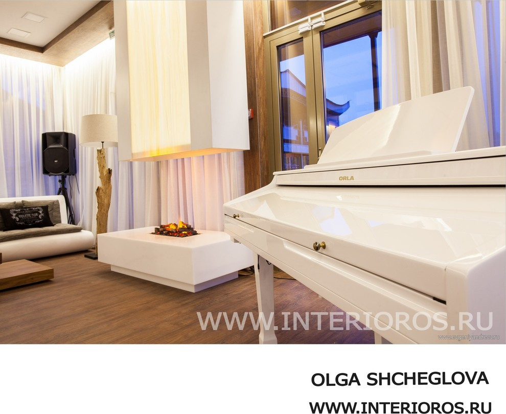 Интерьер гостиницы клубного отеля на воде