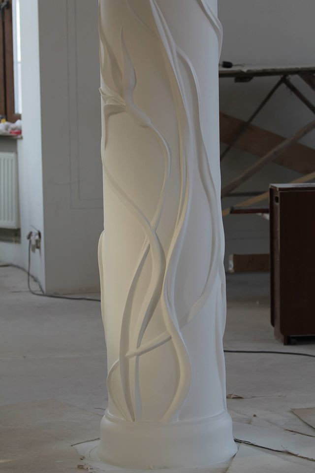 Изготовление барельефа на колонне и стене в частном доме.