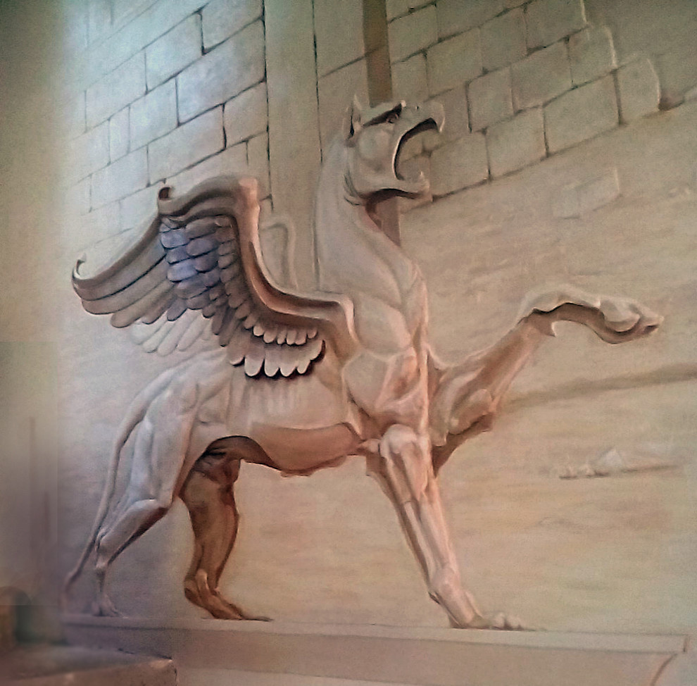 Изготовление барельефа с монохромной росписью