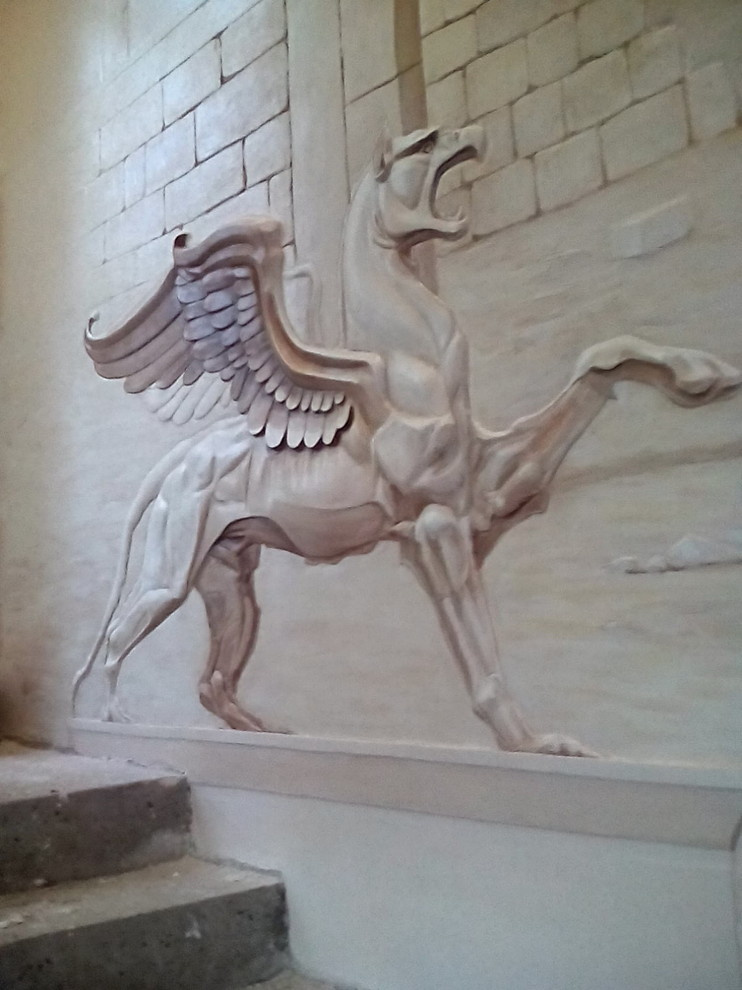 Изготовление барельефа с монохромной росписью