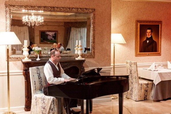 Обложка проекта: Ресторан гостиницы "Баташев"