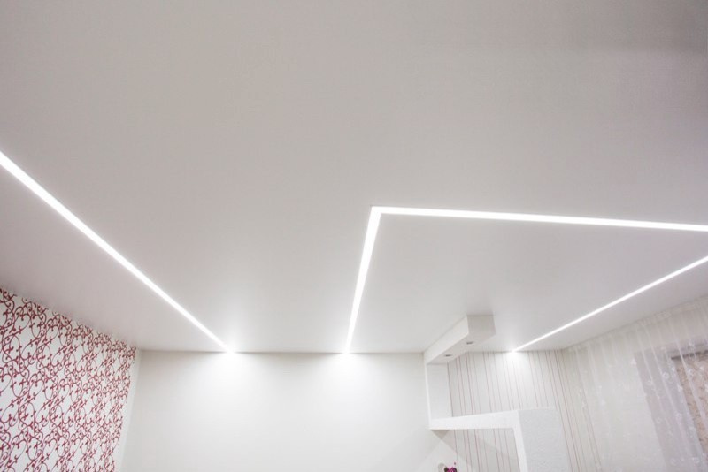 Освещение, парящие линии