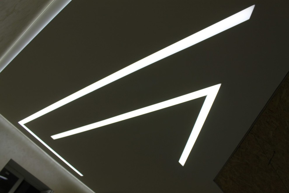 Освещение, парящие линии