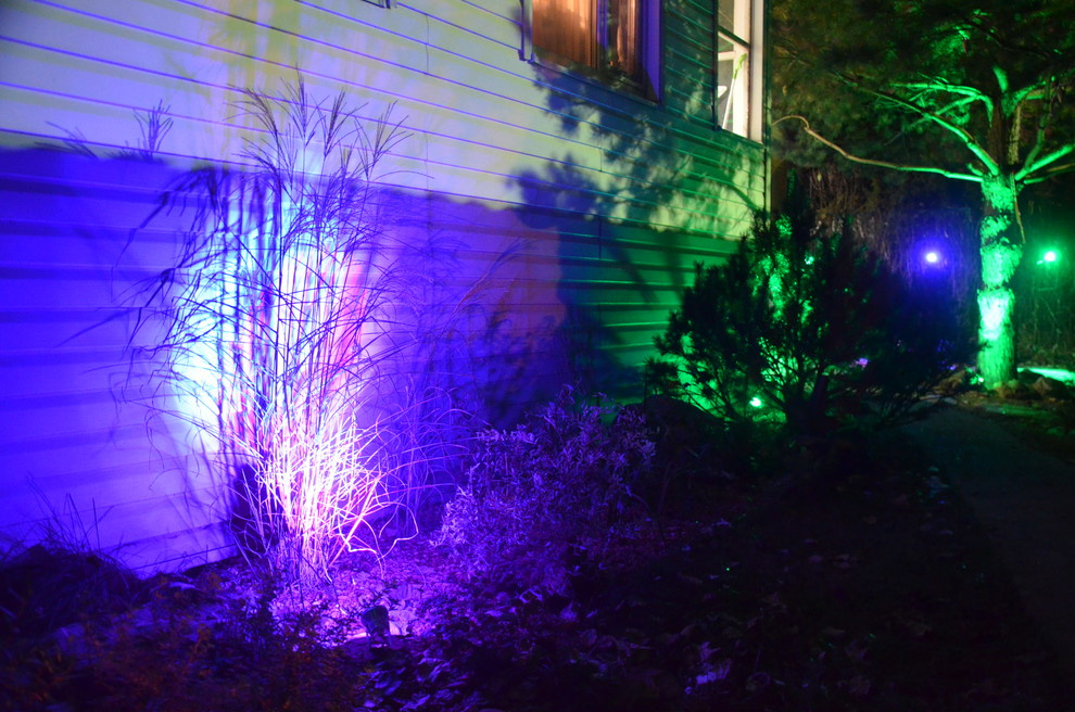 Декоративное  освещение сада