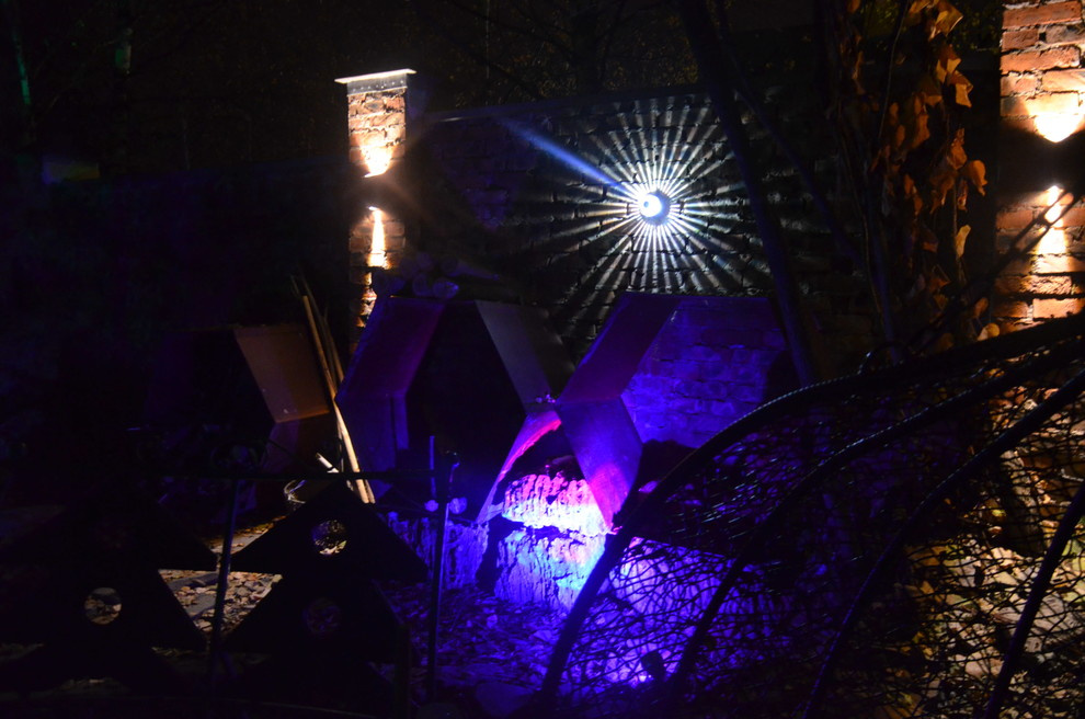 Декоративное  освещение сада