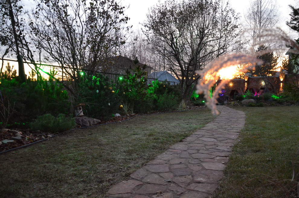 Декоративное  освещение сада