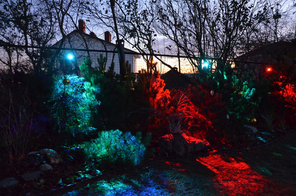 Декоративное  освещение сада