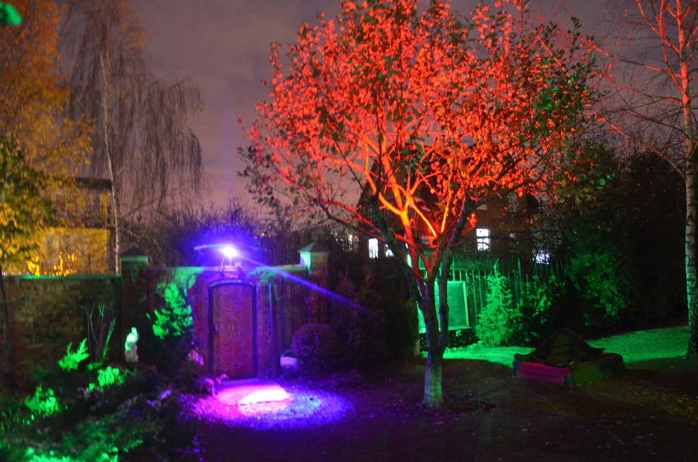 Декоративное  освещение сада