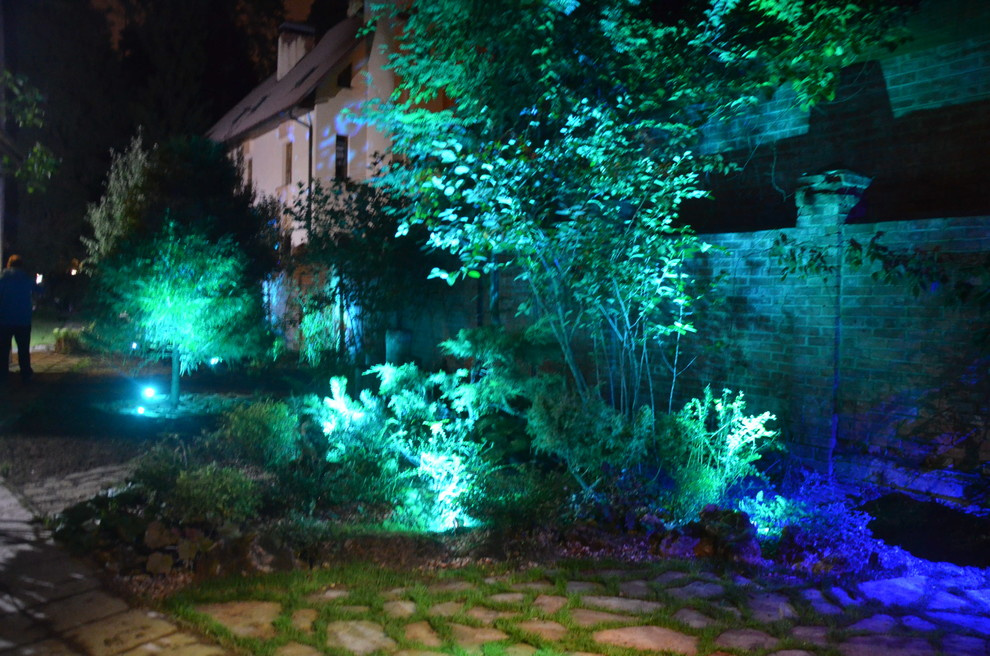 Декоративное  освещение сада