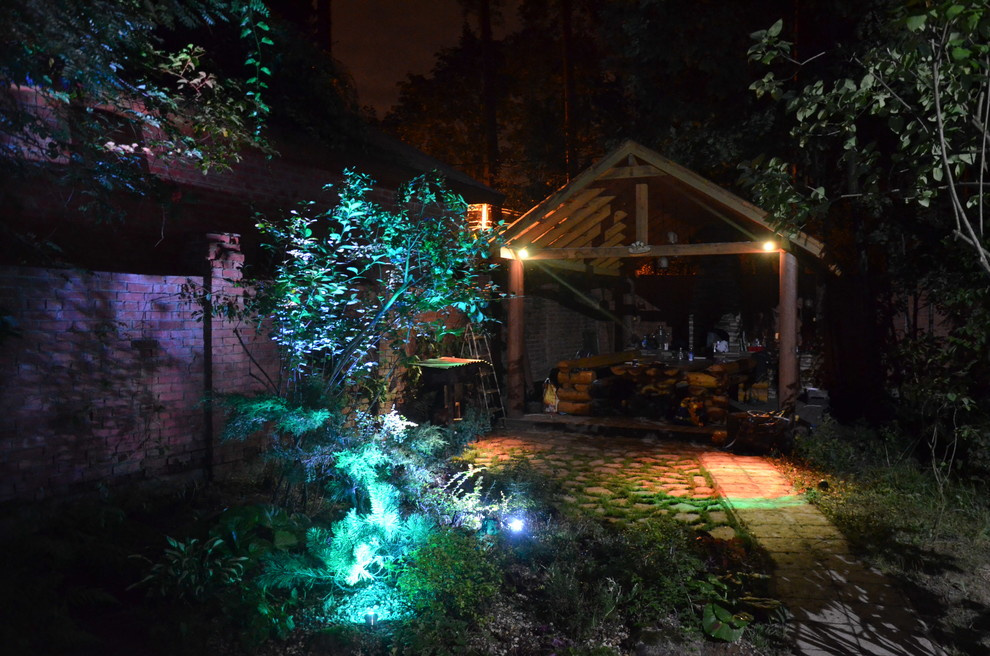 Декоративное  освещение сада