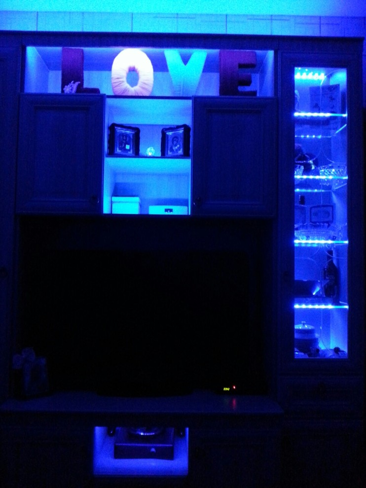 Подсветка шкафа молодоженам