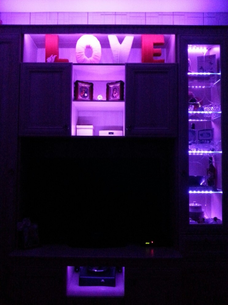 Подсветка шкафа молодоженам