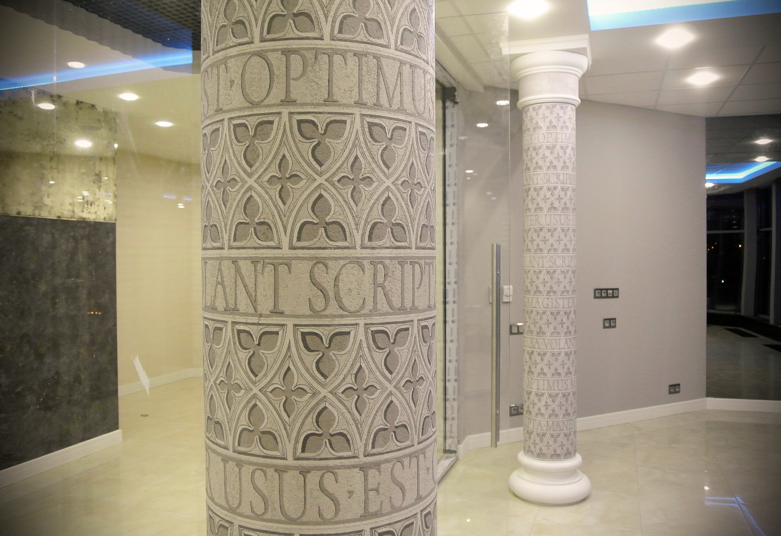 Роспись колонн в бизнес центре "Республика"