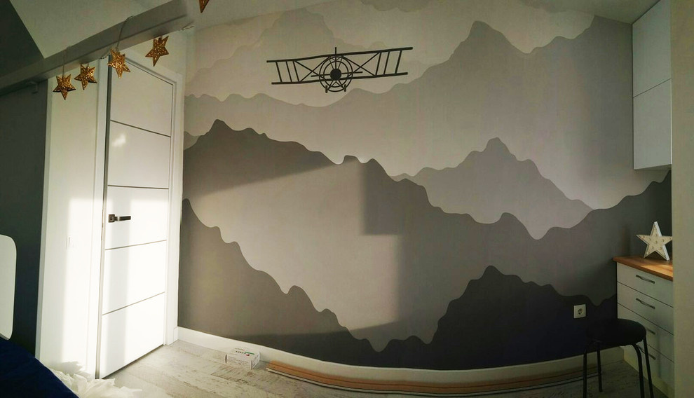 Детская комната роспись. Самолет со светящейся краской
