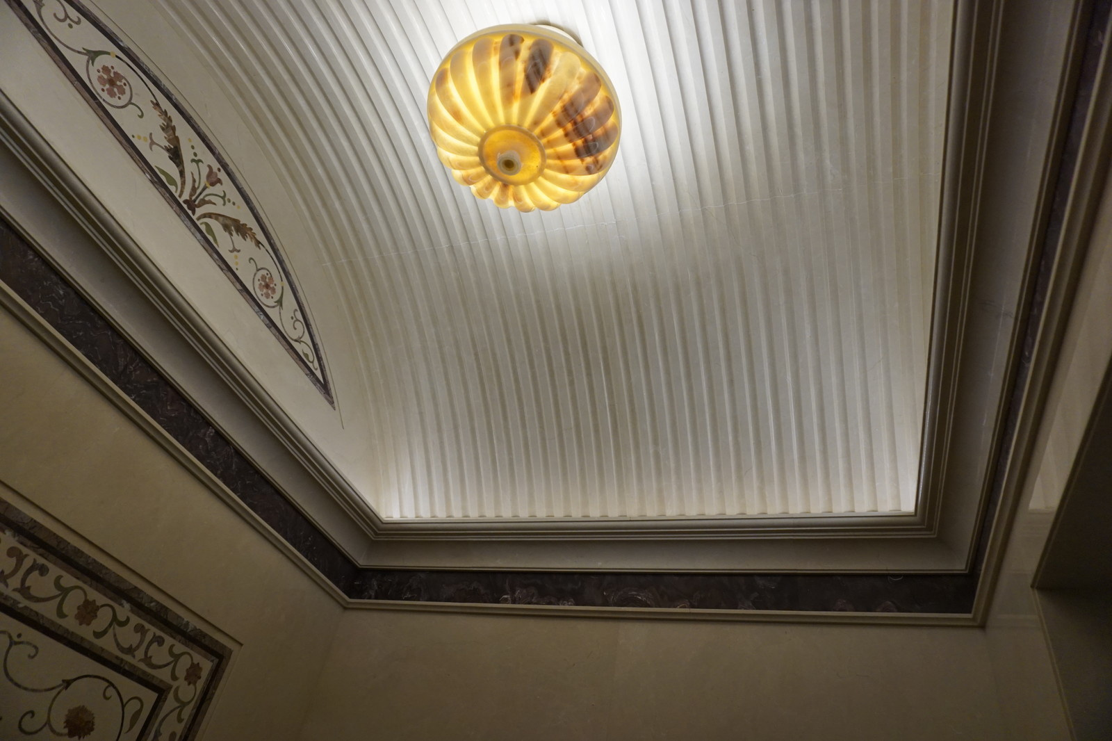 Облицовочные работы и изделия из натурального камня