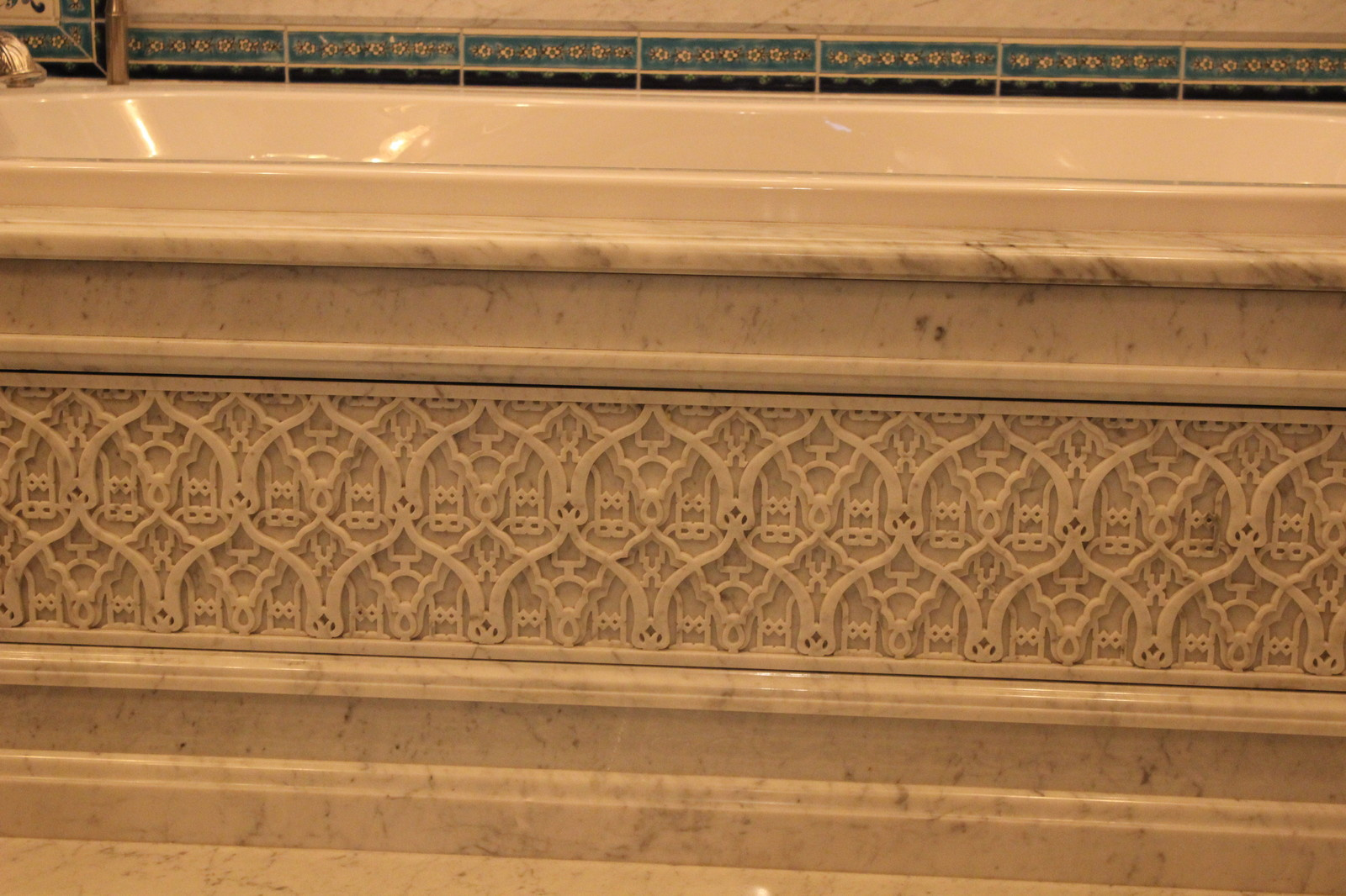 Облицовочные работы и изделия из натурального камня