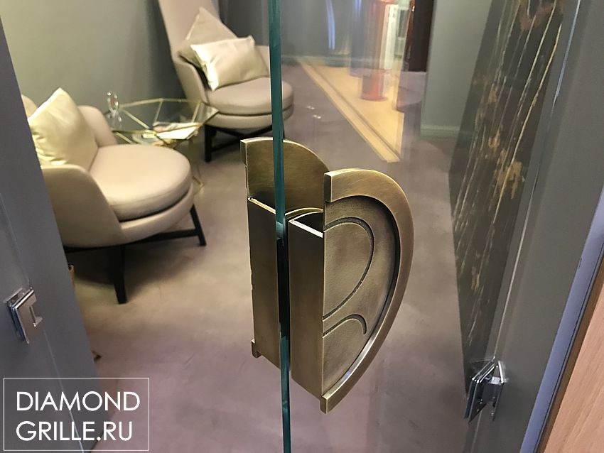 Обложка проекта: Ручки из латуни для косметологической клиники Remedy Lab