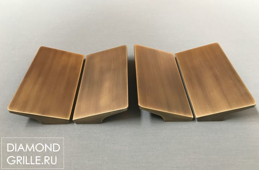 Латунные ручки для гардероба