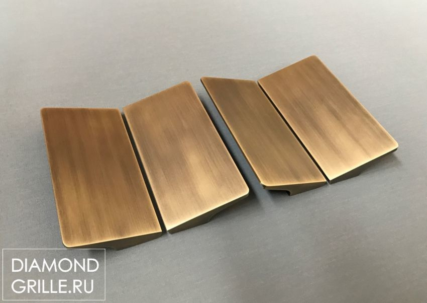 Латунные ручки для гардероба