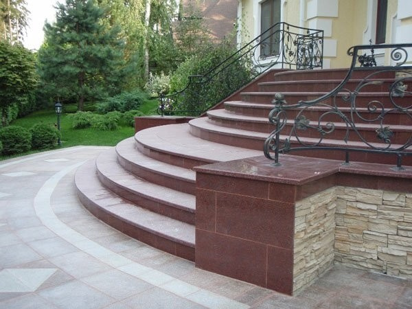 Ступени из гранита
