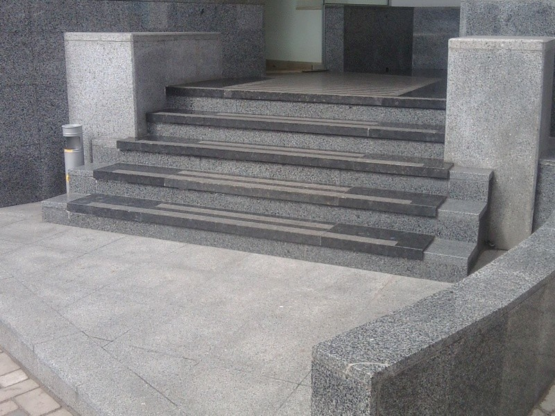 Ступени из гранита