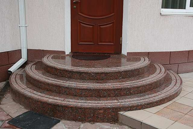 Ступени из гранита