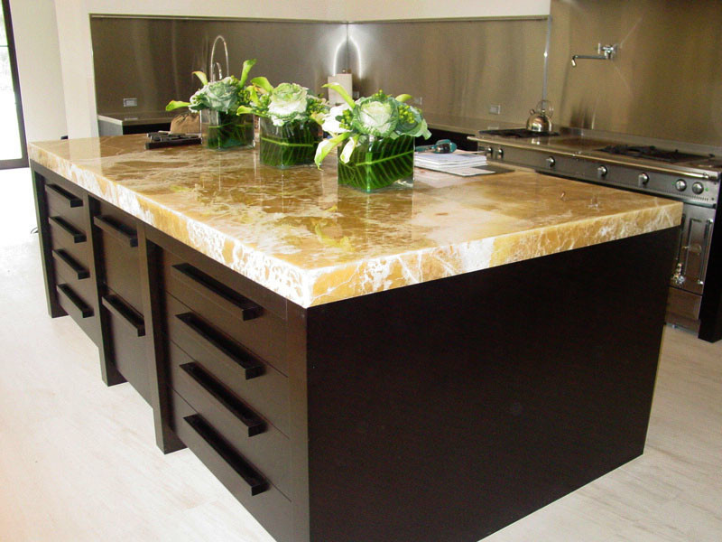 Столешницы из оникса