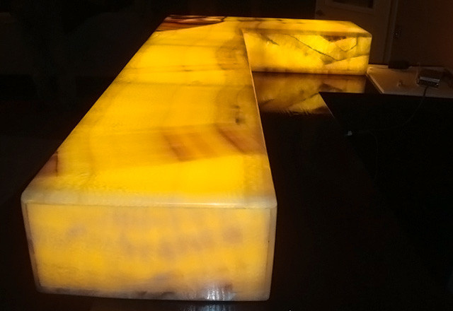 Столешницы из оникса