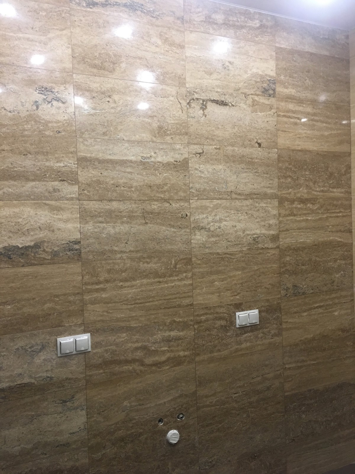 Обложка проекта: Травертин в ванной