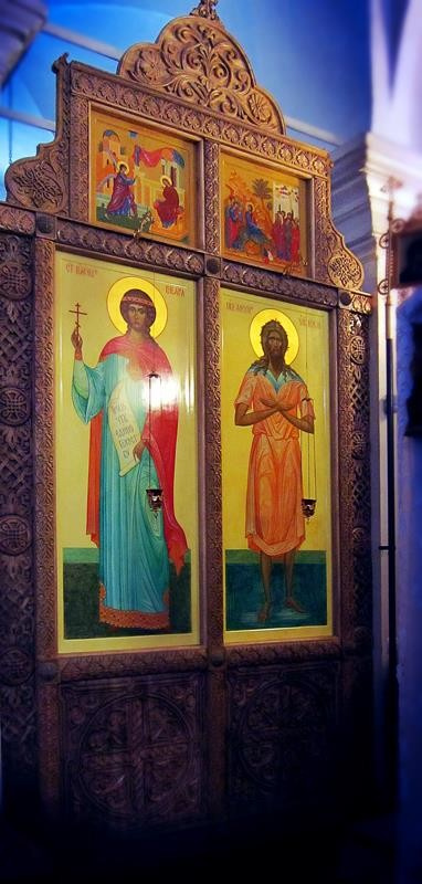 Внутреннее убранство храма.