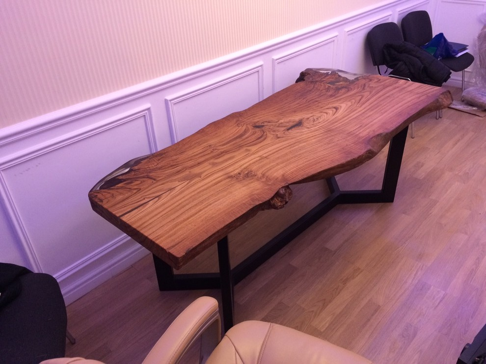 Стол из Каштана