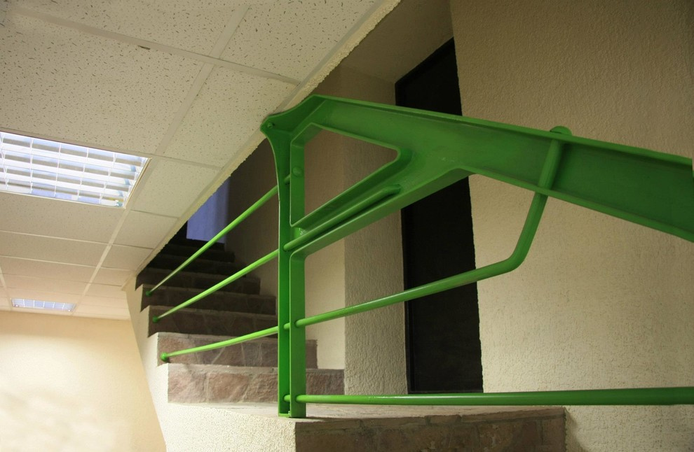 Смешной зелёный швеллер