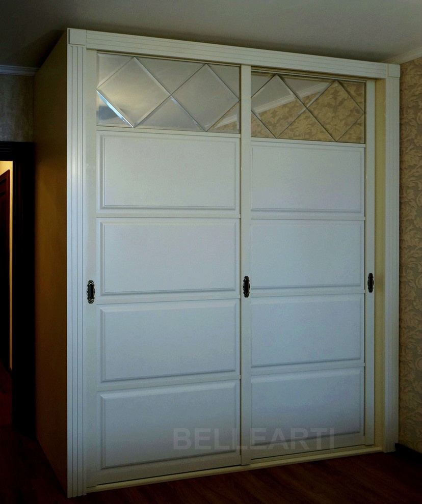 Шкафы купе Bellearti с зеркальнм панно