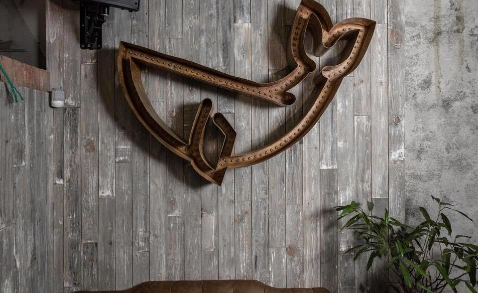 Ресторан пропитанный духом путешествий и любовью к морю "40 футов"