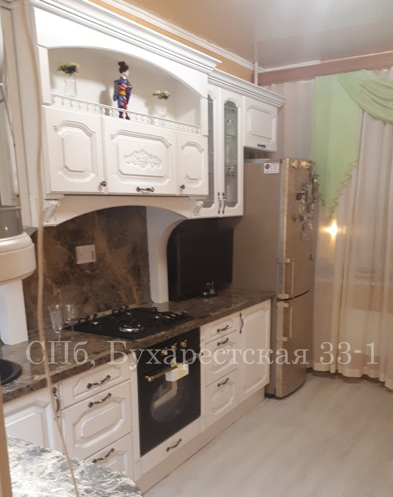 Новая установленная кухня