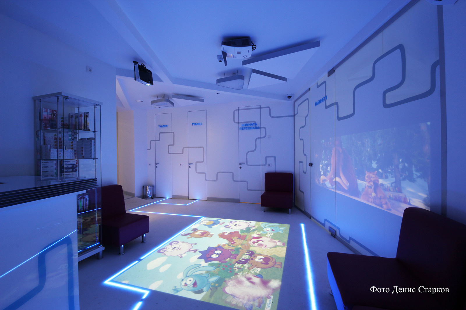 Стоматологическая клиника для взрослых детей «ЮНИТ Young»