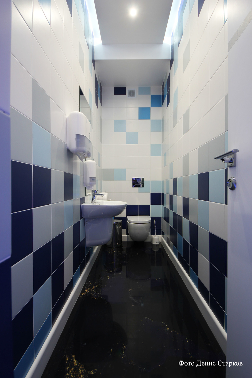 Стоматологическая клиника для взрослых детей «ЮНИТ Young»