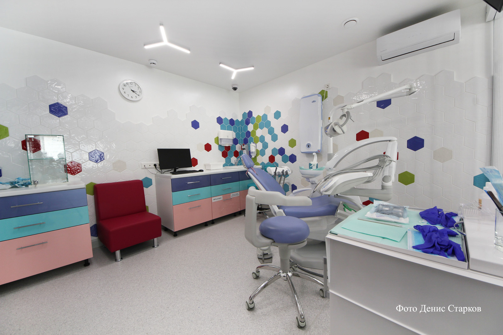 Стоматологическая клиника для взрослых детей «ЮНИТ Young»