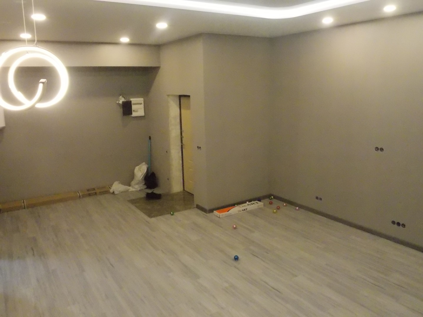 Обложка проекта: Квартира с напольным покрытием из ПВХ плитки