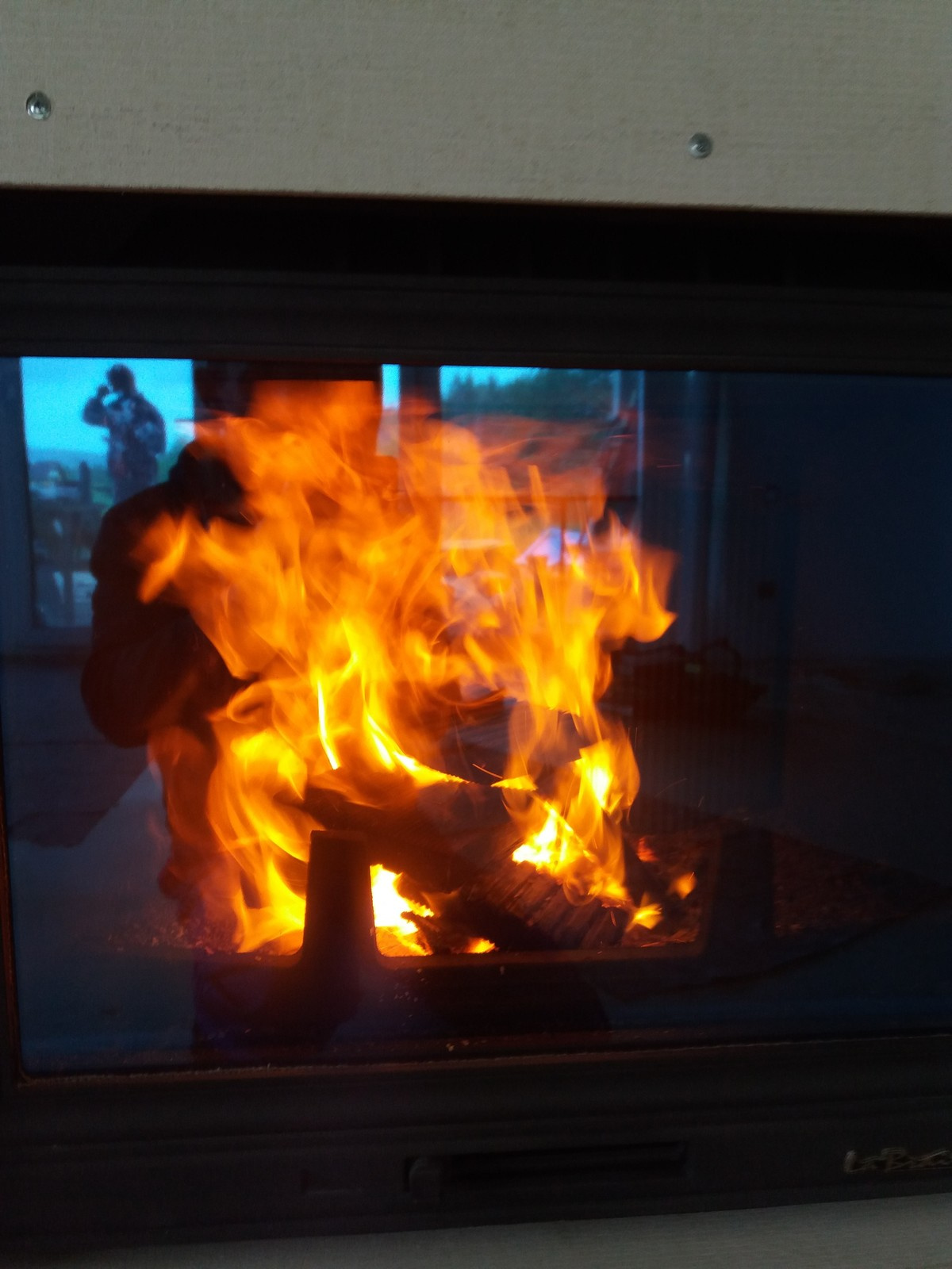 Нестандартная установка камина