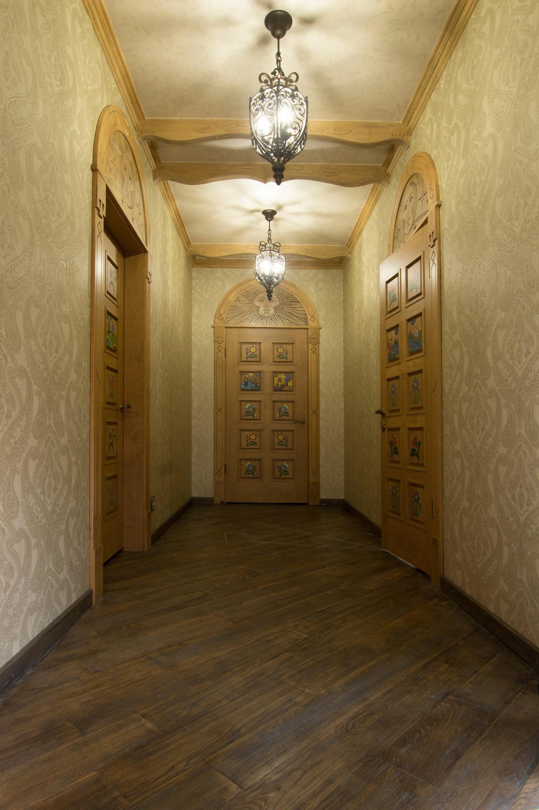 Интерьер деревянного дома. Русская национальная стилизация.