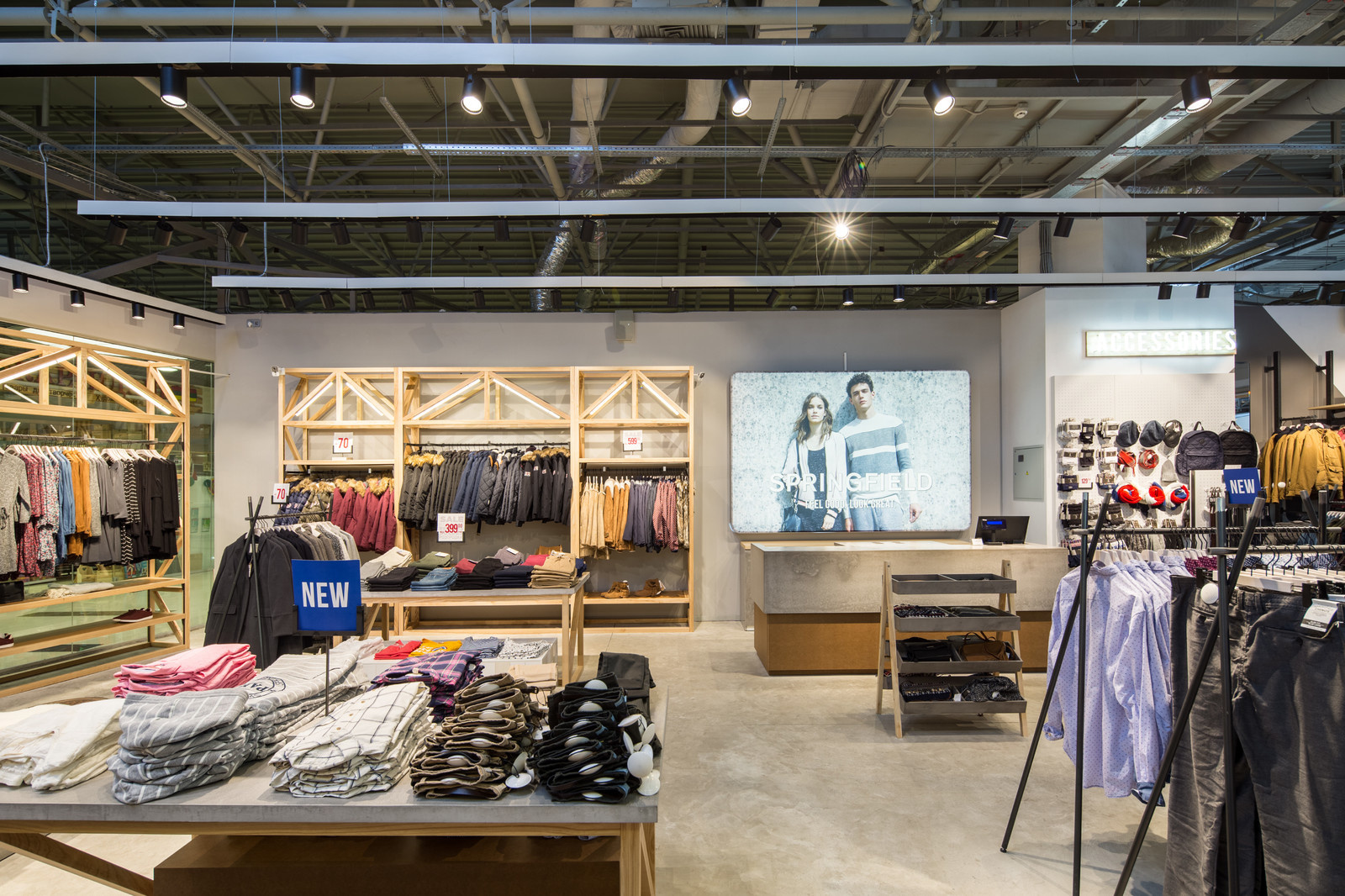 Обложка проекта: Springfield — Освещение магазина молодежной одежды
