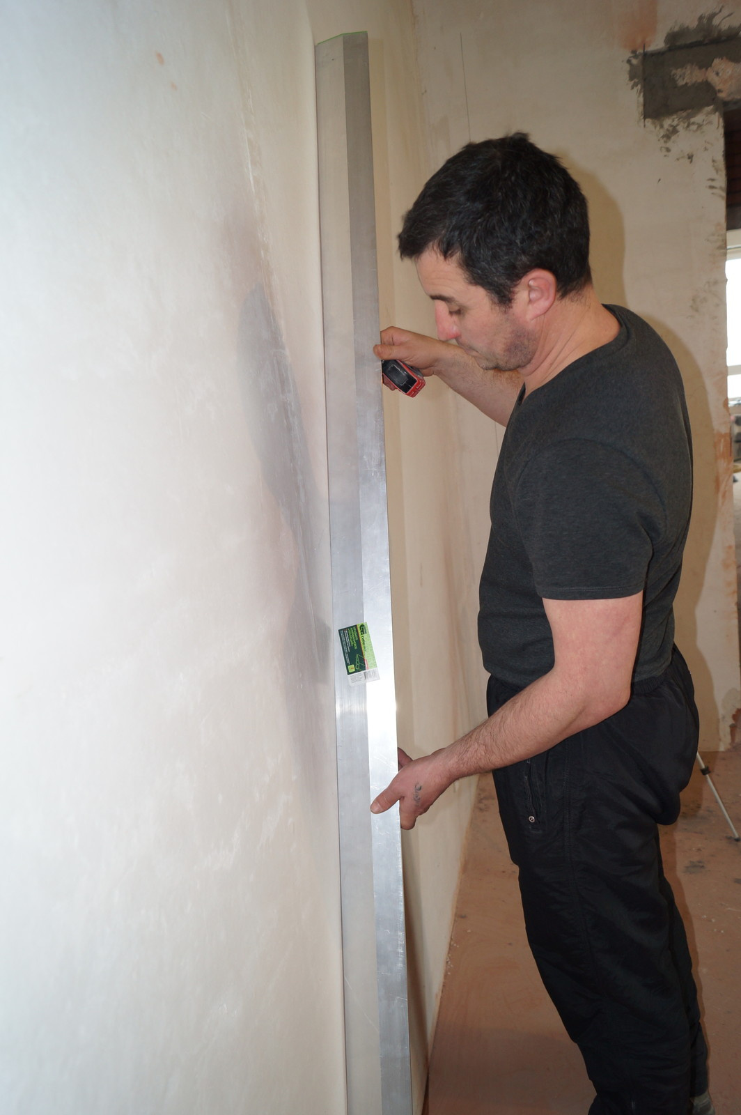 Технадзор качества выравнивания стен и потолка