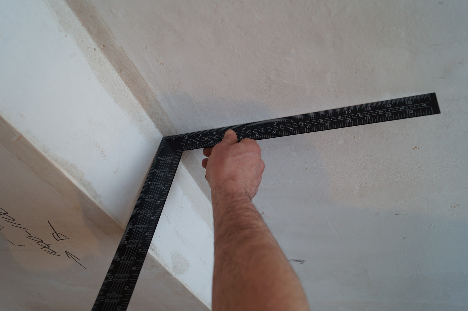 Технадзор качества выравнивания стен и потолка