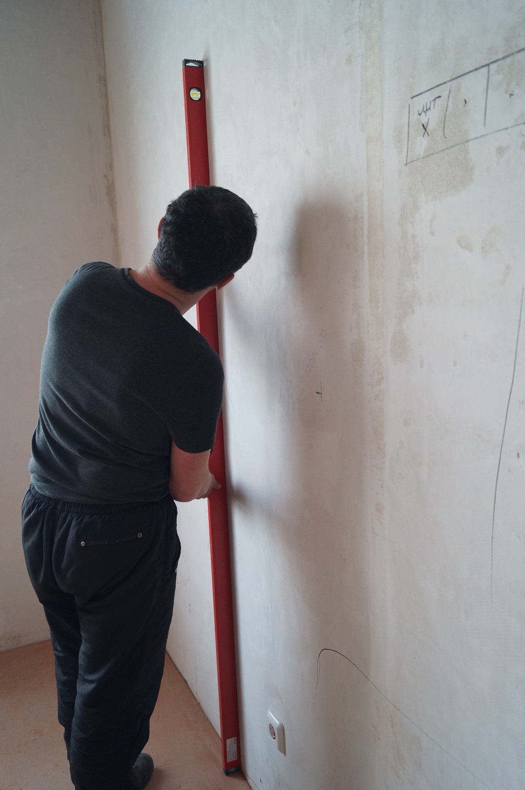 Технадзор качества выравнивания стен и потолка