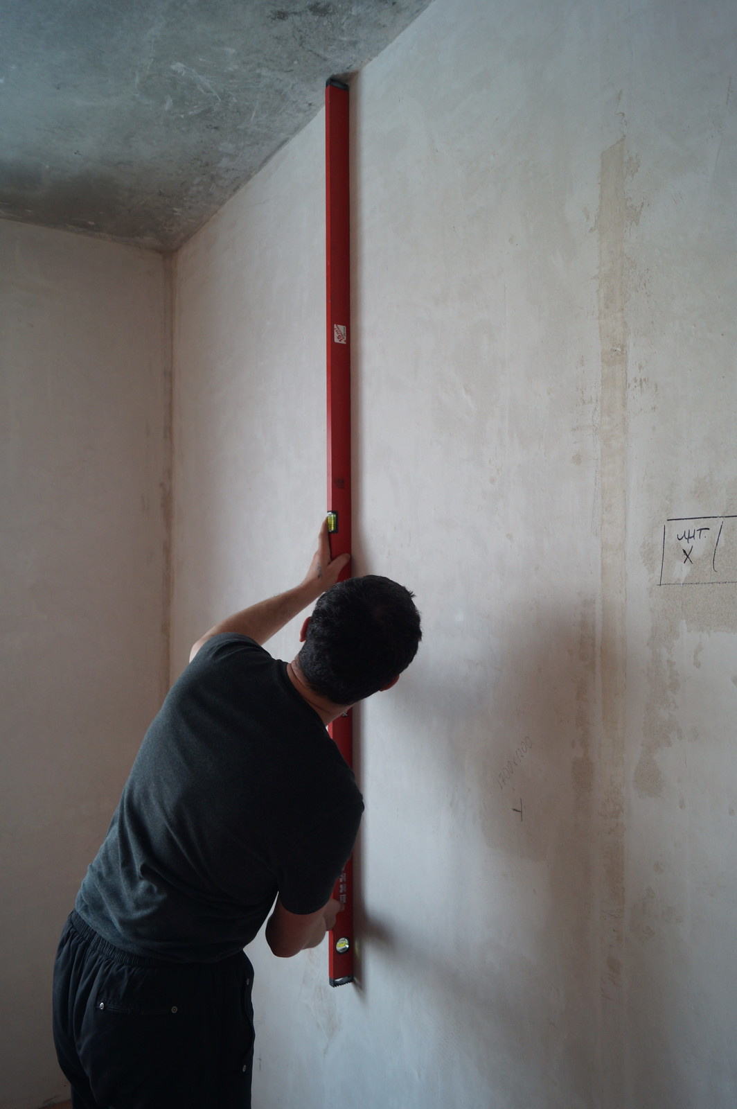 Технадзор качества выравнивания стен и потолка