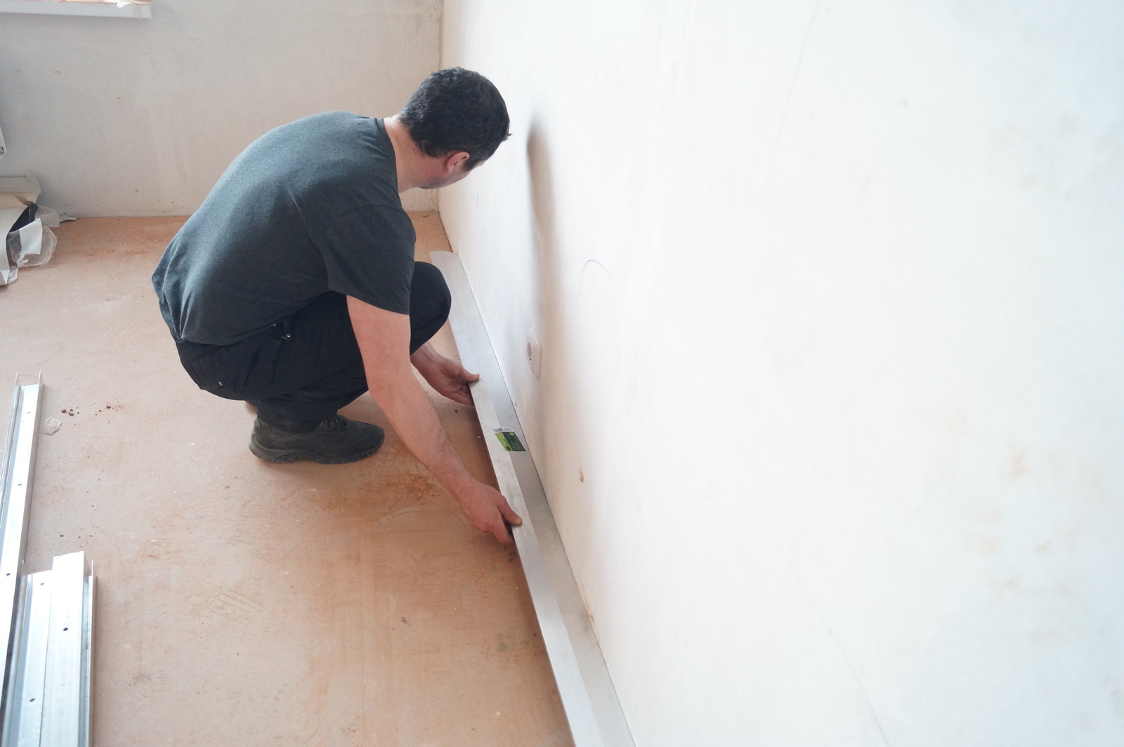 Технадзор качества выравнивания стен и потолка