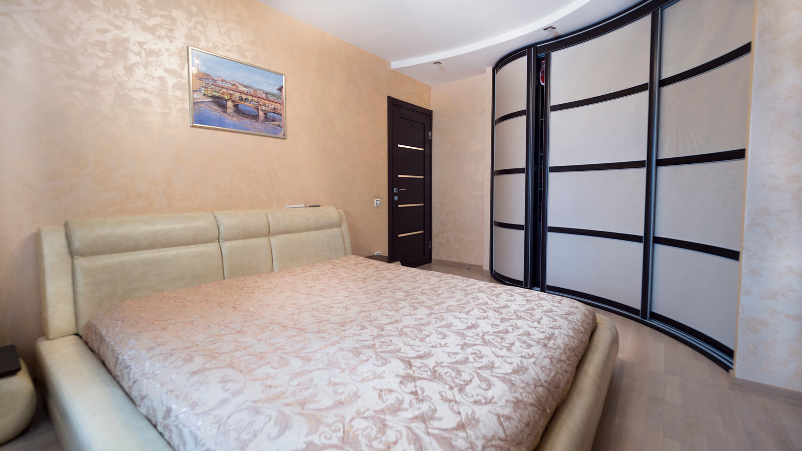 Жилая квартира площадью 120 м2