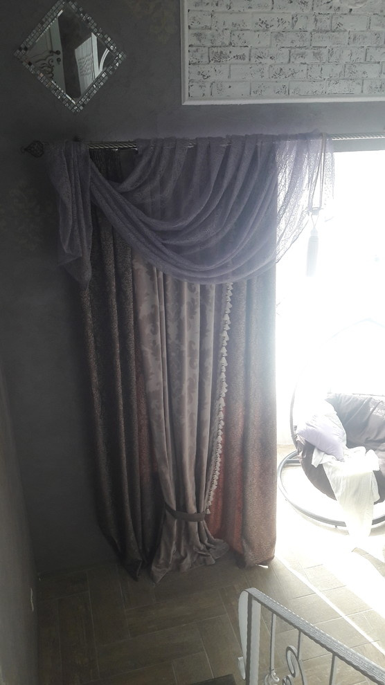 Двухэтажная спальня в загородном доме