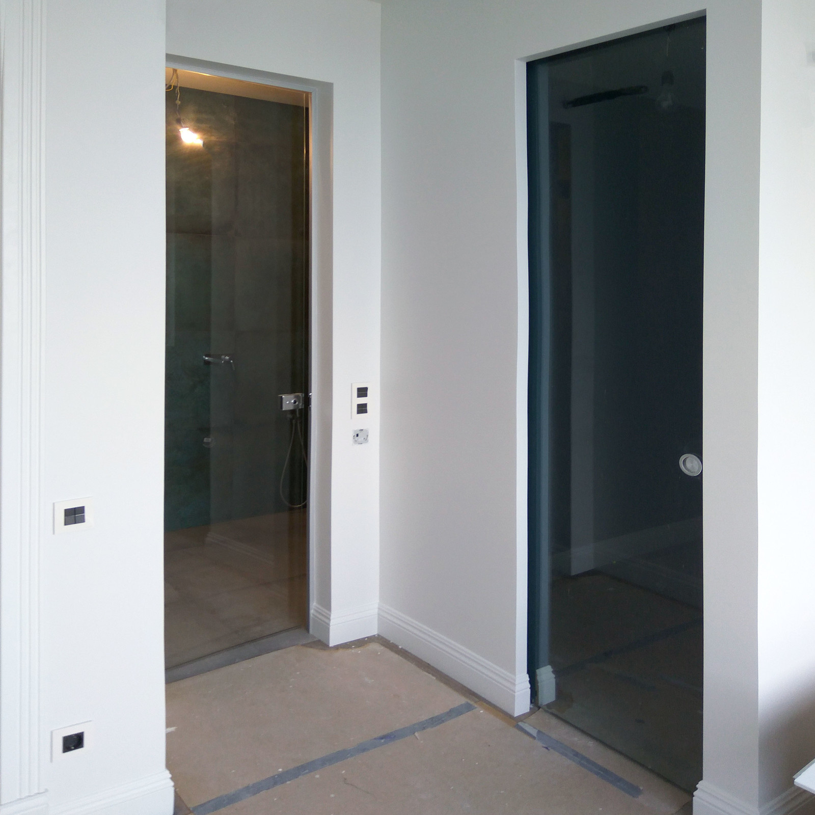 Стеклянные двери на Проспекте мира